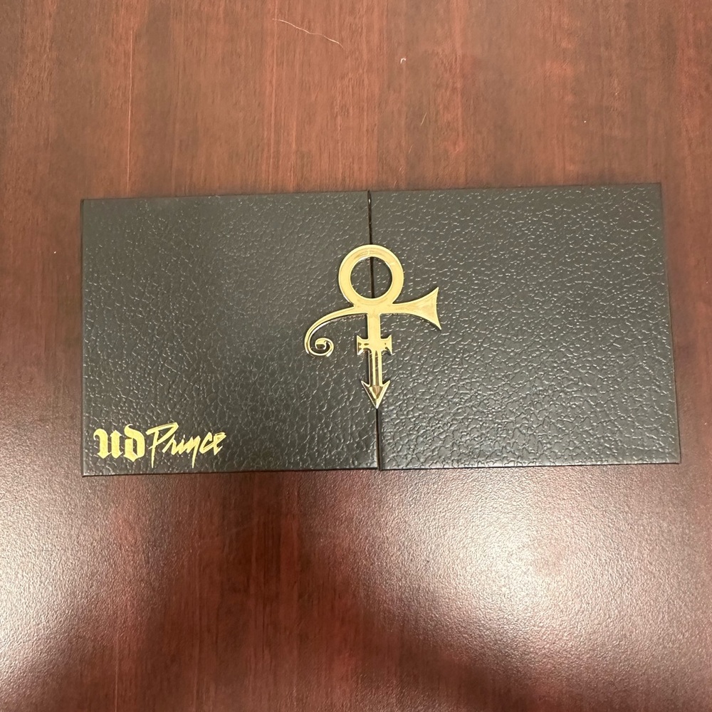 Urban Decay Prince eyeshadow palette